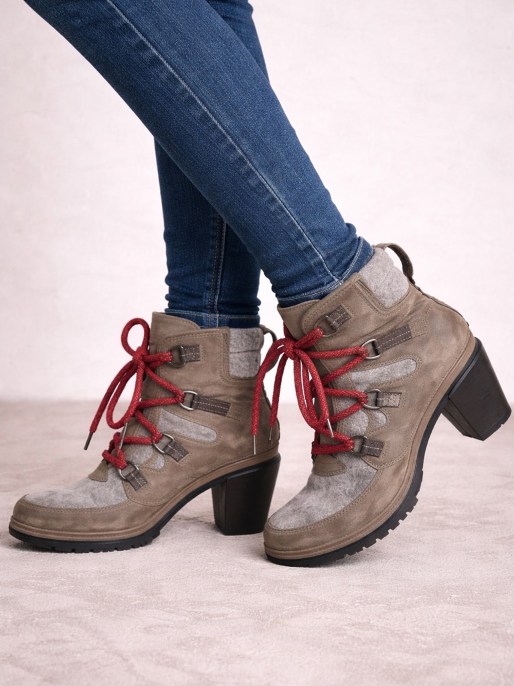 Sorel lace up boot